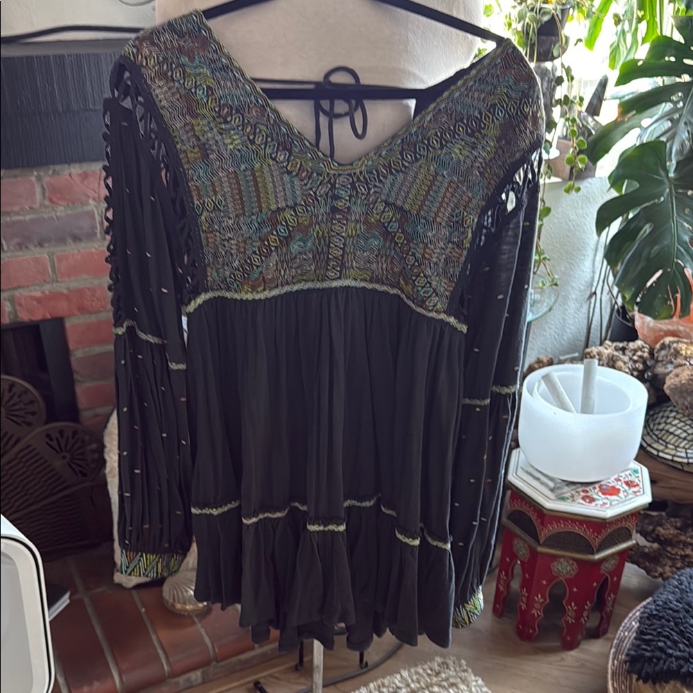 Embroidered Boho Top - Black